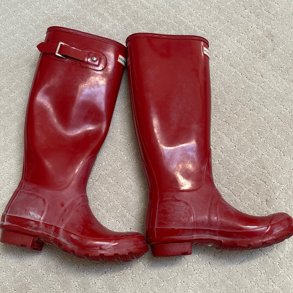 Hunter rain boots shiny Red size US 6